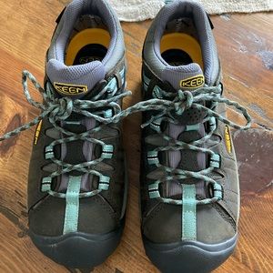 Keen Women’s Targhee Waterproof Hiking Shoe Size 10